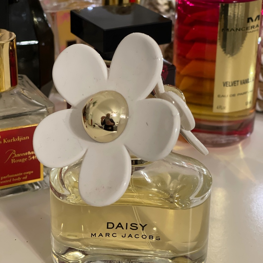 100% authentic Marc Jacobs daisy